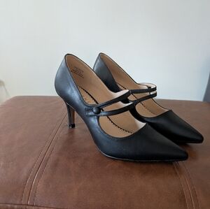 Classic Black Mary Jane Pointed-Toe Heels